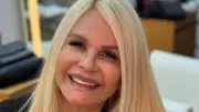 Monique Evans, 69, planeja minilifting facial sem anestesia geral
