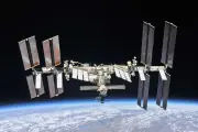 Morador flagra ISS no céu; astrônomo explica passagem