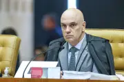 Moraes dá 5 dias para PF explicar investigação sobre postagens de canibalismo com Bolsonaro