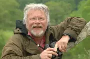 Morre Bill Oddie, comediante e ícone da TV britânica, aos 85 anos