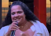 Morre Débora Cruz, prima de Arlindinho e cantora de samba, aos 45 anos