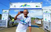 Morre Seu Renê, lendário corredor de rua de Fernando de Noronha, aos 85 anos