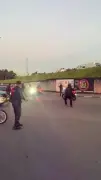 Motociclista atropela guarda ao furar bloqueio em Itapecerica da Serra