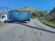 Motociclista morre em colisão frontal com caminhão na MG-353