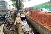 Motorista cai em córrego ao fugir de assalto em Maceió