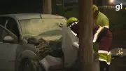 Motorista morre após bater carro em poste na freeway em Porto Alegre