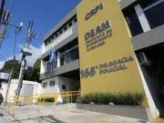 Mulher foragida por perseguição é presa em Angra dos Reis