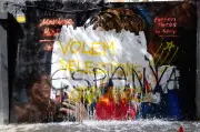 Mural de Ferran Torres é vandalizado em Barcelona com mensagens pró-Catalunha