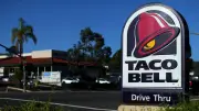 México investiga surto de ciclosporíase ligado a alface do Taco Bell