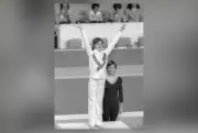 Nadia Comaneci e os 50 anos do primeiro 10 perfeito olímpico
