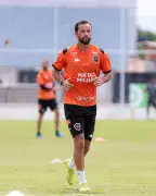 Nenê chega horas antes, atua 80 min e decide vitória do Botafogo-PB na Série C