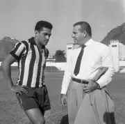 New York Times publica obituário tardio de Garrincha 43 anos após sua morte