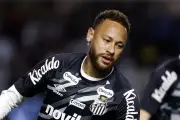 Neymar deixa CT do Santos mais cedo e gera polêmica após discussão com jovens