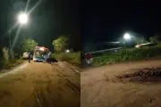Ônibus atola e fica 6h parado em Campo Grande; rua sem manutenção