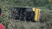 Ônibus com romeiros tomba em Canindé, deixa mortos e feridos