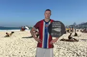 Noruegueses no Rio celebram Copa e levam Haaland à praia