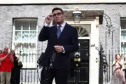Novo premiê britânico corta imposto sobre energia para aliviar custo de vida
