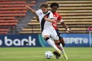 Nuno Moreira centralizado: nova função testada por Pedro Emanuel no Vasco
