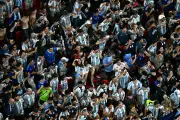 O gosto amargo de torcer contra: ressentimento no futebol e na política