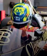 Oliver Bearman chora após pilotar Lotus de Ayrton Senna em Silverstone