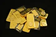 Ouro fecha em alta e retoma nível de US$ 4.151,9 com conflito EUA-Irã
