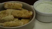 Palitinhos de mussarela para assistir durante o jogo do Brasil
