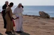 Papa Leão XIV visita Lampedusa e homenageia migrantes mortos no Mediterrâneo