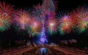 Paris celebra Queda da Bastilha com show de 1.600 drones e fogos