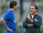 Parreira recebe alta de semi-intensiva, mas segue traqueostomizado