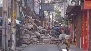 Parte de casarão histórico desaba no centro comercial de Belém