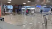 Parte do teto do Aeroporto Salgado Filho desaba em Porto Alegre