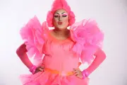 Paty Maionese relembra 24 anos de carreira e avanços da arte drag no Dia Internacional da Drag Queen