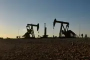 Petróleo cai após Irã descartar reunião com EUA no Catar