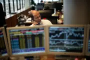 Petróleo cai com ajuste de risco global; mercado aguarda Galípolo