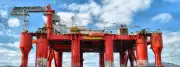 Petróleo cai para abaixo de US$ 90 com sinais de distensão entre EUA e Irã