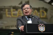 Petro proíbe posse de sucessor em base militar na Colômbia