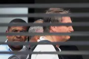 PF conclui que Bolsonaro não cometeu crime com pistola apreendida