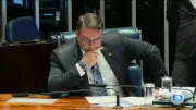PF investiga se banqueiro financiou filme de Bolsonaro