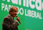 PF mira Valdemar Costa Neto por esquema de emendas sem mandato