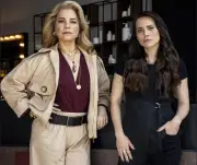 Pilar acusa Adriana de assassinato em salão de beleza em 'Quem ama cuida'