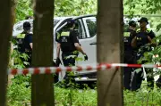 Polícia alemã caça suspeito de atropelamento em marcha LGBTQIA+ em Berlim