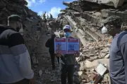 Policiais presos por roubo em escombros de terremoto na Venezuela