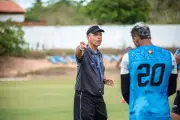 Porto de Caruaru confirma Roberto Neves como técnico para 2026-2027