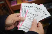 Powerball acumula e sorteia prêmio de quase R$ 3 bilhões hoje