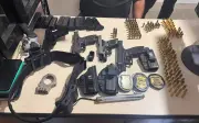 Presos suspeitos de se passar por policiais e atirar em jovens em Lauro de Freitas