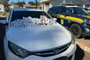PRF apreende 1,5 mil ampolas de emagrecedores em carro paraguaio em Londrina