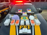 PRF apreende 50 celulares e cigarros eletrônicos sem nota em Salgueiro