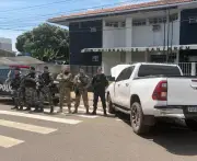 PRF apreende duas caminhonetes com indícios de fraude em Santarém