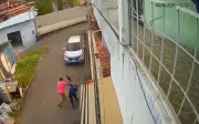 Professor de jiu-jítsu agride adolescente em Manaus; vídeo mostra cena