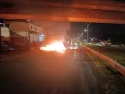 Protesto por auxílio interdita BR-101 no Recife pelo 3º dia
